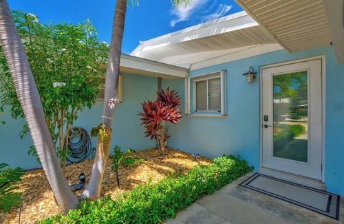 Key Colony Beach House | P37 - Charming 2 bedrooms duplex with Private Pool and Deep water dockage. Cabana Club Membership Included!