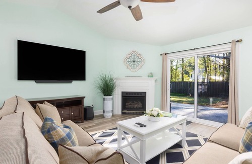 Mount Pleasant Cottage | Pet Friendly, Entire Home, Close to the Beach & Charleston