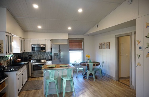 Bradenton Beach House | Pet Friendly! Steps to white sandy beaches and the bay! Discounts applied for stays longer than 7 days and 30 days!