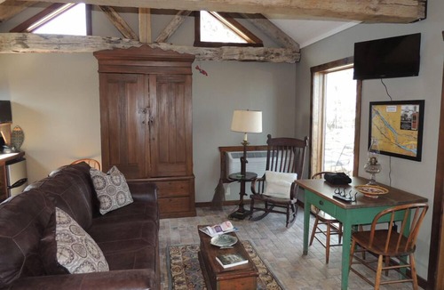 Treloar Bed & Breakfast | Pinckney Bend Bed & Breakfast