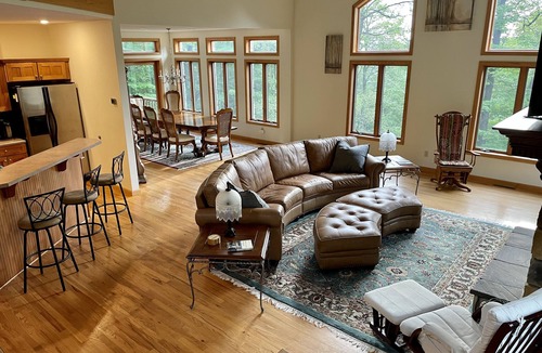 Davis House | Pinebrook Retreat - Relaxation and adventure all year long!