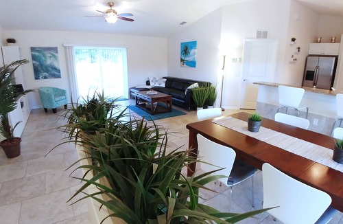 South Venice Villa | Pool & Beach – Shark Teeth Hunting – Families welcome – Pool Heater included!