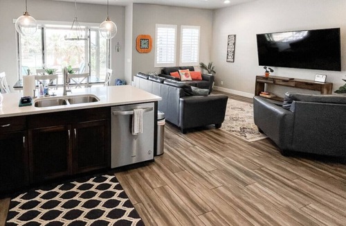 Ivins House | Poolside Retreat Arcade, ping pong, pickleball