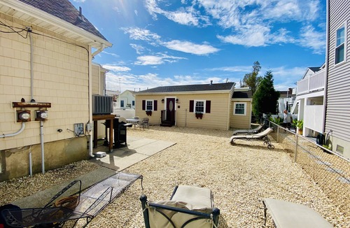 Ortley Beach Cottage | PREMIER HOST-2BR SEASIDE PARK COTTAGE One Short Block to Beach, Kit, Liv Room