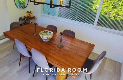 South Middle River House | Private Heated Plunge Pool Spa and Secluded Patio - Fort Lauderdale