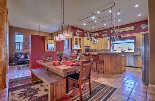 Hurricane House | Private Pool-King bed-3 acres- Billiards-RV Parking-Mountain Views-Near Zion