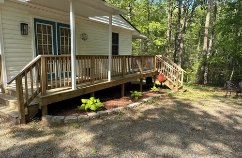 Macon House | Quaint 3-bedroom 2-bathroom house with all necessary features in welcoming Macon
