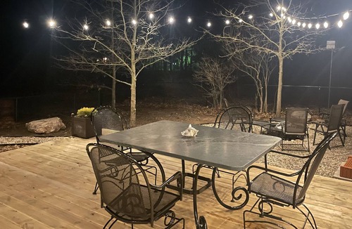 Hamilton House | Quiet 5 bedroom home with hot tub and EV Charger.