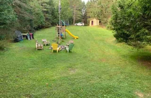McKellar Cottage | Quiet Waterfront Cottage near Parry Sound