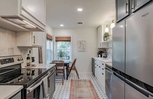 Hannon Park Apartment | Red Door Loft, Steps from Dauphin Street, Historic Mobile Boutique 2BR