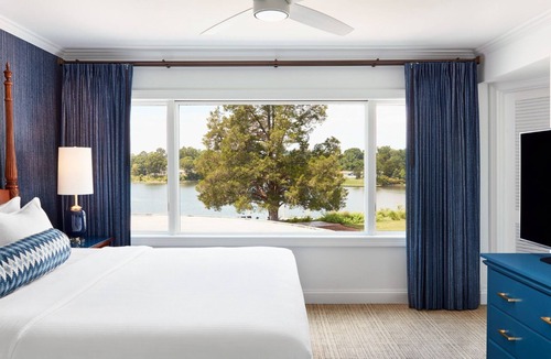 Irvington Hotel | Relax & Recharge in 2 Vista Suites! Seasonal Pool, Courtyard + Free Parking!