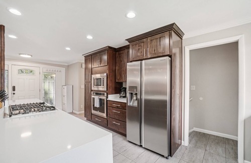 Holladay House | Relaxing Rambler- Large Yard, Hot Tub & More!