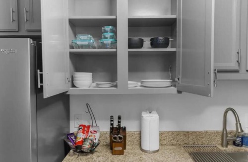 Vestavia Hills Condo | Renovated condo near Samford with full kitchen,W/D, parking and super fast Wi-FI