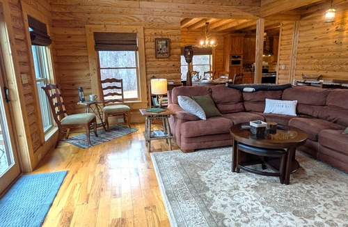 Allisonia House | River Trail Lodge-Guest Fav Log Home-Retreat with Fire Pit & Game Room-Pets :]