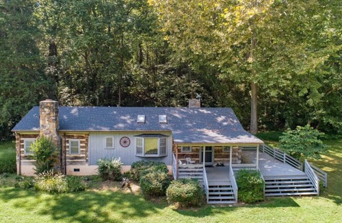 Luray Cabin | Riverfront Cabin! Farm, Trail & Kayaks (BR)