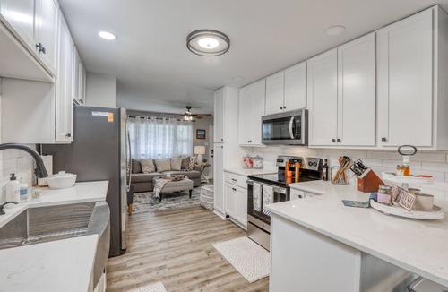 Riverton Cottage | Riverfront! Shenandoah River! Sleeps 4! New Hot Tub