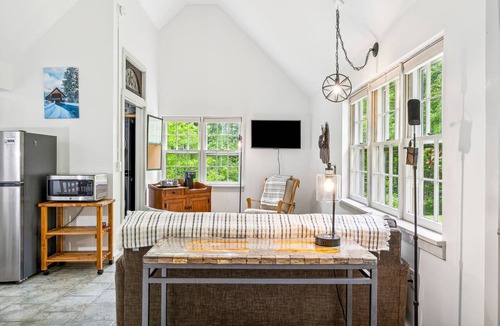 Brownsville House | Rock Haven Sugar House on a Working Farm