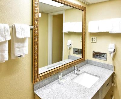 St. Andrews Hotel | Rodeway Inn Harbison Area