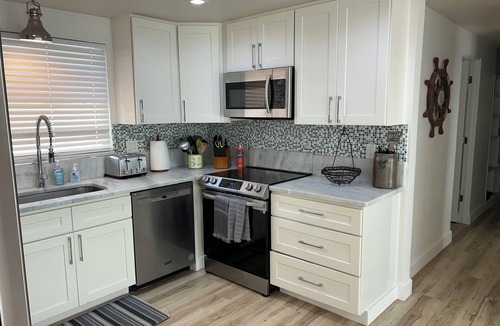 Sarasota Cottage | Roomy Cottage: 4bd3 ba; 2,000 sq ft; 100 ft to beach path; priv pool VR22-00058