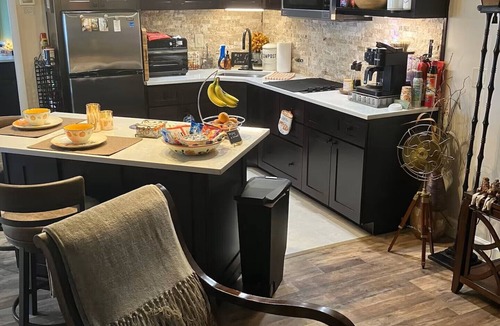 College Park Villa | SAFE QUIET PRIVATE Villa - Mins to ORL/Winter Park/Eola FREE PARKING/EV Charging