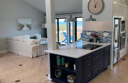 Gwynn House | Sand and Sun Beachfront Home on Chesapeake Bay - Gwynn’s Island, Mathews County