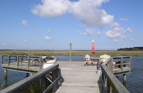 Whitemarsh Island Cottage | Savannah Whitemarsh Island Cottage on Private Riverfront Estate with Dock