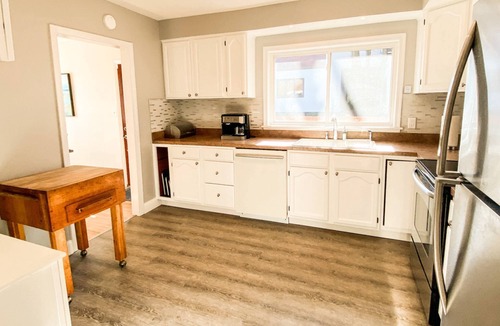 Arundel on the Bay House | Scenic Waterfront Retreat Mins to Annapolis w Panoramic Bay/Bridge Views & Fenced-In Yard