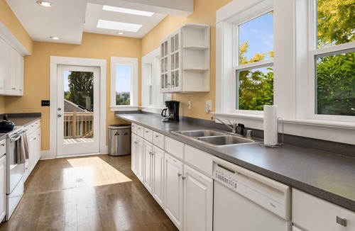 Madrona Hotel | Seattle Vacation Home: the Campus