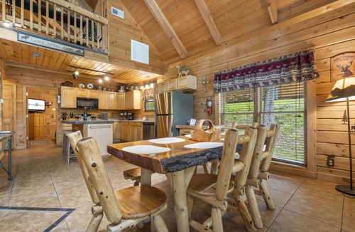 Ridgedale Cabin | Secluded Lodge w HotTub Loft w Games Near Big Cedar Trophy Buck Pet Friendly Car Charger Slide