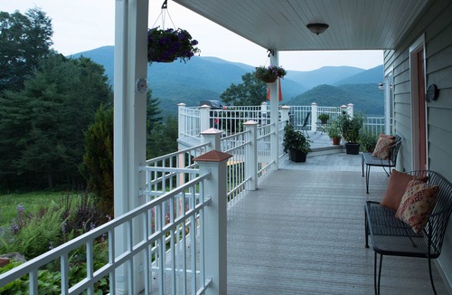 South Fork House | Secluded Retreat- Endless Mtn Views, Rushing Stream, Waterfalls- Sleeps up to 22