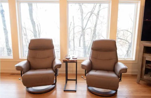 Blaine House | Secluded Spa-cious Retreat -Beds for 8. Plus 3 foldaways extra