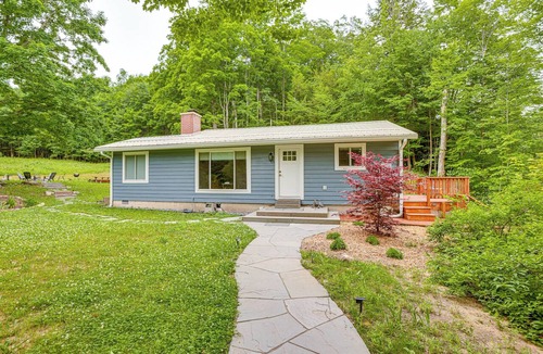 Suttons Bay Cottage | Secluded Suttons Bay Retreat w/Fire Pit!