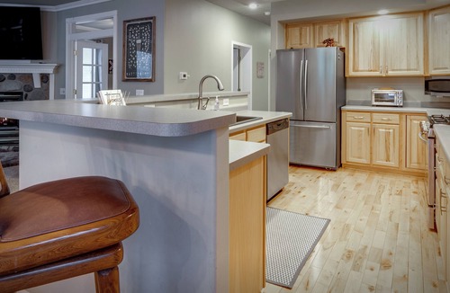 Pellston House | Serene Summer Escape, 6bd, game room, near Mackinaw and Harbor Springs!