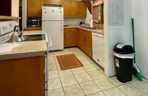 Berkeley Springs Cabin | Shady Grove- Private Hot Tub