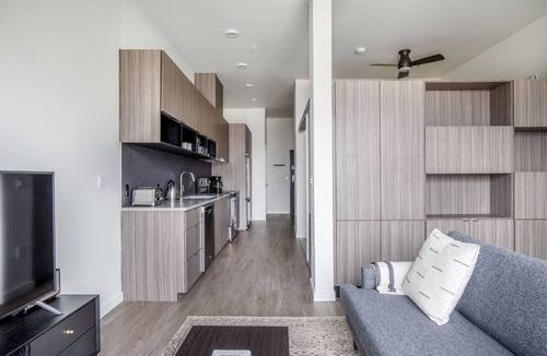 Yesler Terrace Apartment | Sleek First Hill 1BR w/Gym, BBQ & Lounge, nr soccer field, by Blueground