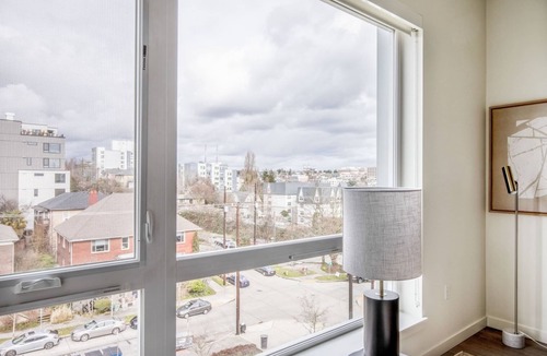 Yesler Terrace Apartment | Sleek First Hill 1BR w/Gym, BBQ & Lounge, nr soccer field, by Blueground