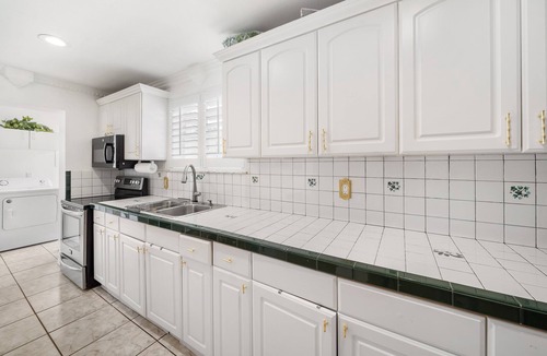 West Palm Beach Apartment | "Sleep with the alligators" at this alligator themed 3/1 in West Palm Beach!