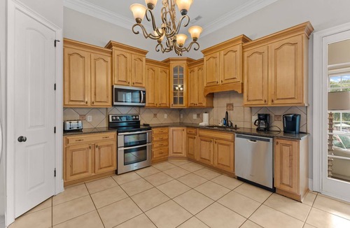 Troutman House | Sleeps 20! Lakefront + Private Dock + Pool | Whitetail Cove By AvantStay
