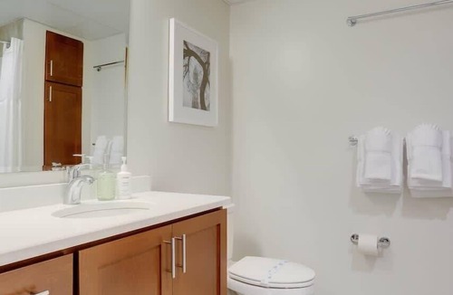 Ballston Apartment | Sojourn | VA Square | 1 BR