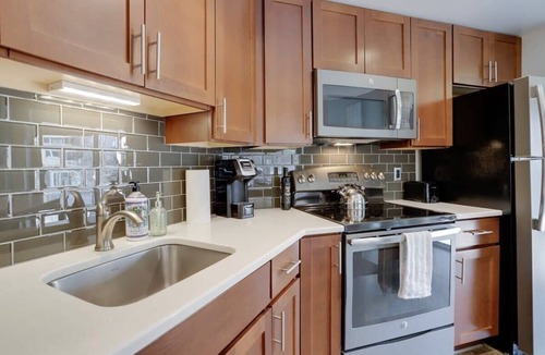 Ballston Apartment | Sojourn | VA Square | 2 BR