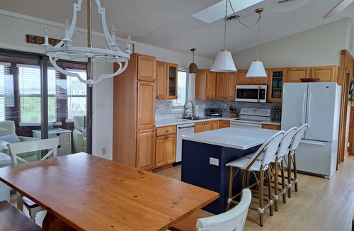 South Nags Head House | South Nags Head, Ocean View, 3min Walk to Beach, Hot Tub, Sunrise & Sunset Views