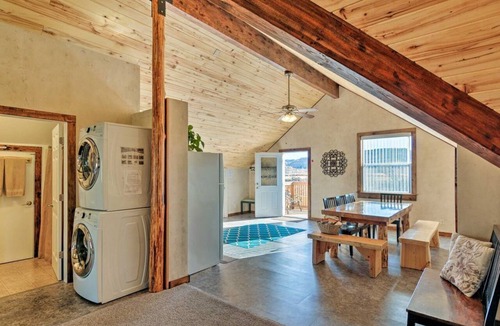 Henrieville House | Spacious 1000sf Apt for 8 in Farm House in Grand Staircase, Bryce Canyon