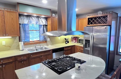 Palenville House | Spacious 3BR Home ~ Sleeps 6 ~ Near Catskill Mountains & Skiing ~ Yard ~ Parking