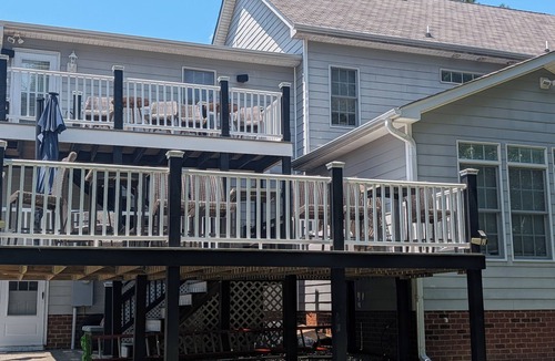 Providence Forge House | Spacious 5-bedroom house in Providence Forge with WiFi, fitness, golf, casino