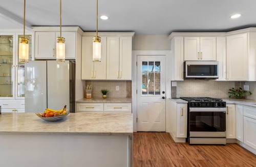 Teaneck House | Spacious 5BR w Parking, near NYC