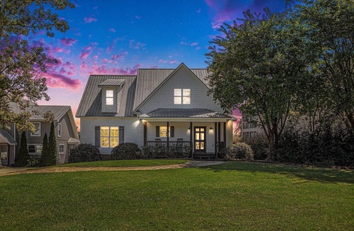 Columbiana House | Spacious 7-bedroom water front Lakehouse on lovely Lay Lake