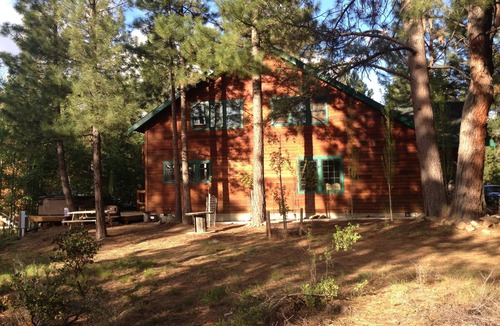 Deschutes River Woods Cabin | Spacious and charming Craftsman retreat.