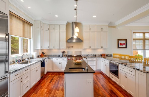 Annapolis House | Spacious beachfront home with decks, gas grill, wet bar, gas fireplace, and W/D