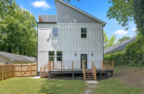 College Park House | Spacious Executive Home Near Airport & Downtown Atlanta