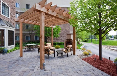 West Bloomington House | Spacious Extended Stay in Bloomington – Great for Families, Business & Shopping